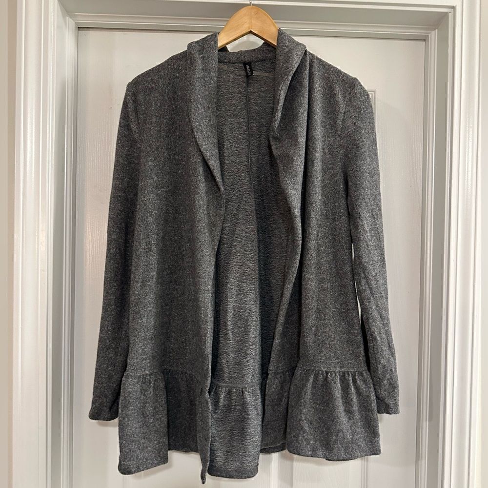 Massini Gray Open Ruffle Hem Cardigan Size small
